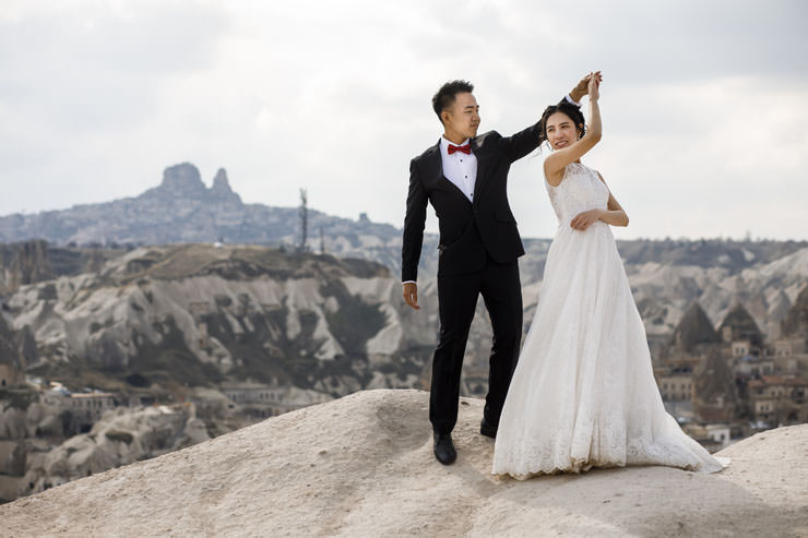 Bridal Poses in Cappadocia
