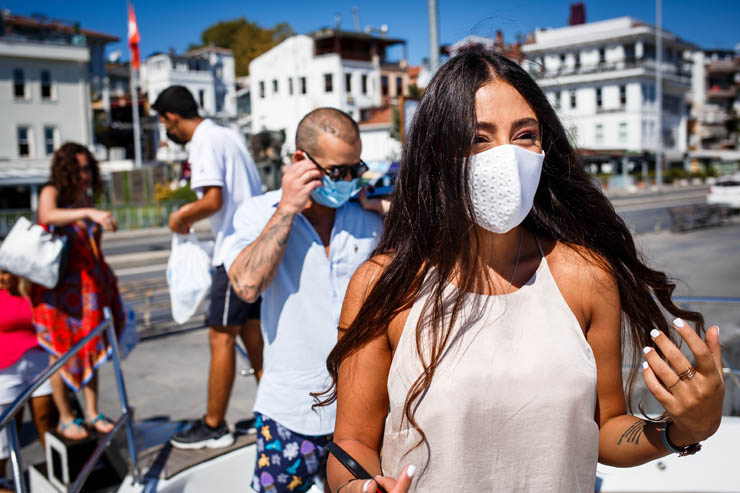 Wedding-Celebration-on-Boat-in-Bosphorus