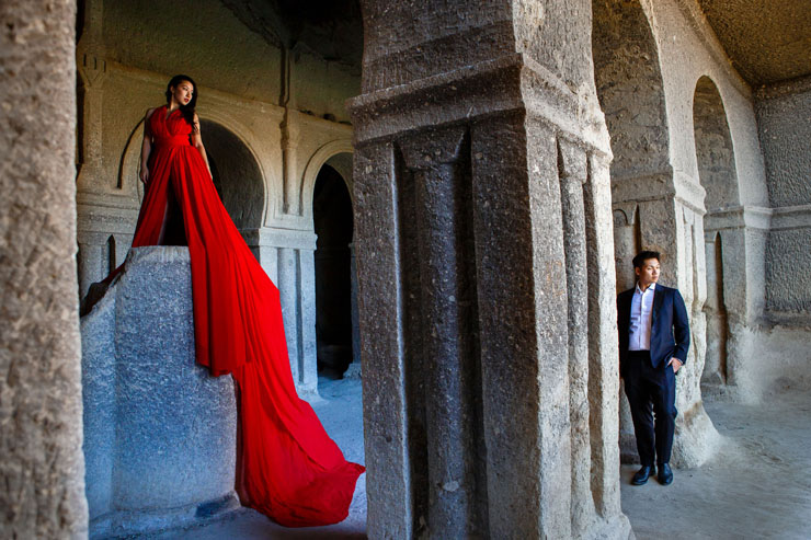 Kapadokya Kiralik Renkli Elbiselerle Fotograflar 